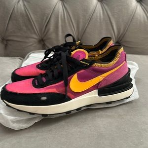 I barely wore this and is really like the new sneaker